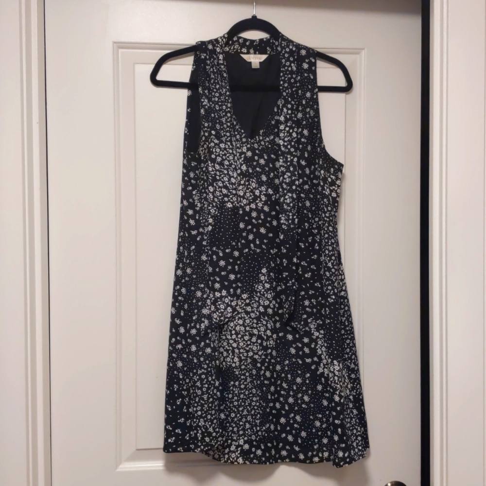 Floral,sleeveless, A-line dress in Large by Decree